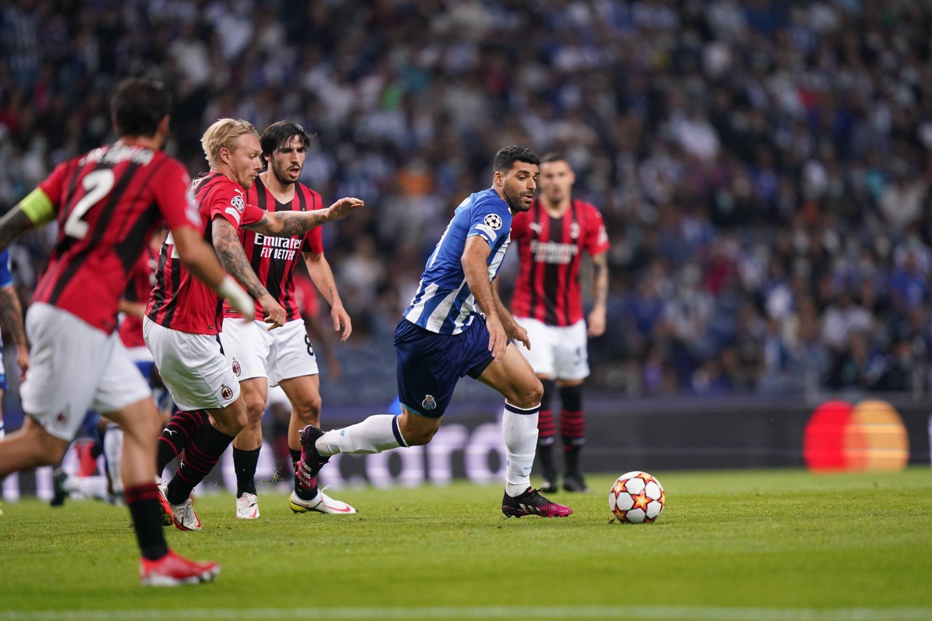 风云突变布鲁克林篮网赛前再遭质疑，葡超版图或变，话题不断，团队化学反应显著(上海男篮外援风云变幻)